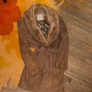 70’s vintage Tan Suede Trench Coat with Fur Collar penny lane